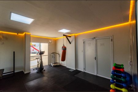 Apartamento à venda com 127m², 2 quartos e 2 vagas Apartamento à venda com 127m², 2 quartos e 2 vagasÁrea comum - Academia
