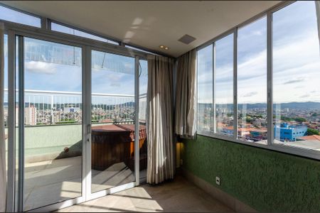 Apartamento à venda com 127m², 2 quartos e 2 vagas Apartamento à venda com 127m², 2 quartos e 2 vagasCobertura