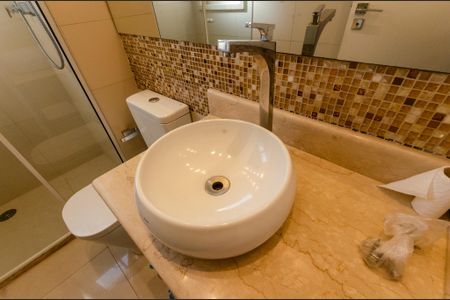 Apartamento à venda com 127m², 2 quartos e 2 vagas Apartamento à venda com 127m², 2 quartos e 2 vagasSuíte 1 - Banheiro