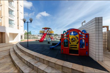 Apartamento à venda com 127m², 2 quartos e 2 vagas Apartamento à venda com 127m², 2 quartos e 2 vagasÁrea comum - Playground