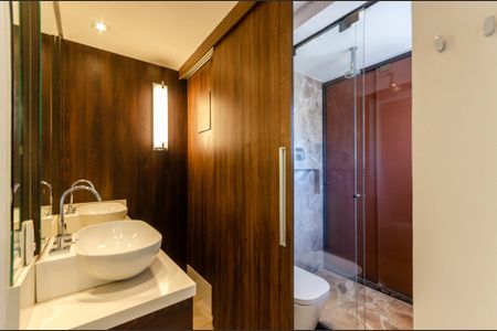 Apartamento à venda com 127m², 2 quartos e 2 vagas Apartamento à venda com 127m², 2 quartos e 2 vagasSuíte 2 - Banheiro