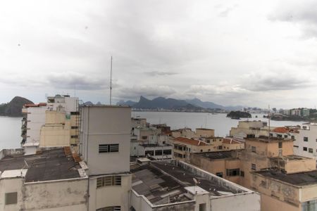 Vista da Sala de apartamento à venda com 1 quarto, 67m² em Icaraí, Niterói