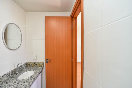 Apartamento à venda com 45m², 2 quartos e 1 vaga Apartamento à venda com 45m², 2 quartos e 1 vagaBanheiro