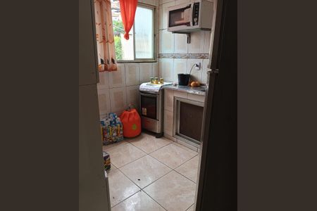 Cozinha de casa de condomínio para alugar com 2 quartos, 65m² em Penha, Rio de Janeiro