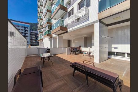 Apartamento à venda com 69m², 2 quartos e 1 vagaÁrea comum - Piscina