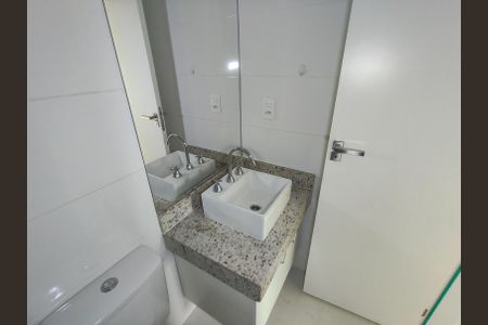 Apartamento à venda com 69m², 2 quartos e 1 vagaBanheiro Corredor