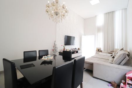 Casa para alugar com 210m², 3 quartos e 4 vagasSala