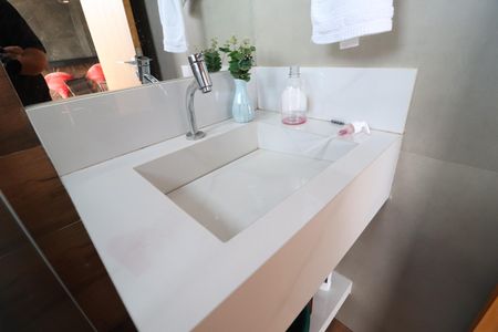 Casa para alugar com 210m², 3 quartos e 4 vagasBanheiro da varanda