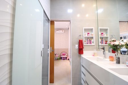 Casa para alugar com 210m², 3 quartos e 4 vagasBanheiro do Quarto 1 e 2