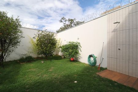 Casa para alugar com 210m², 3 quartos e 4 vagasQuintal