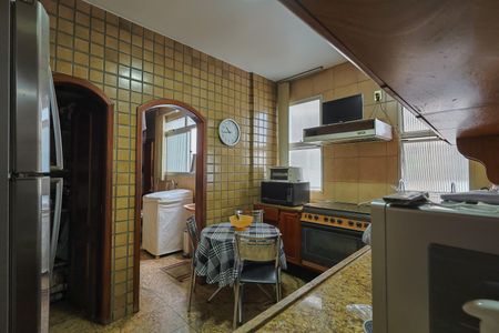 Apartamento à venda com 152m², 4 quartos e 2 vagas Apartamento à venda com 152m², 4 quartos e 2 vagasCozinha