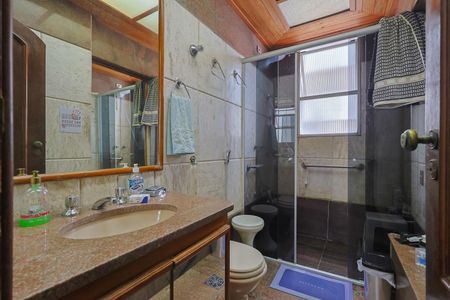 Apartamento à venda com 152m², 4 quartos e 2 vagas Apartamento à venda com 152m², 4 quartos e 2 vagasBanheiro