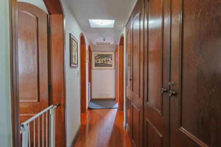 Apartamento à venda com 152m², 4 quartos e 2 vagasCorredor