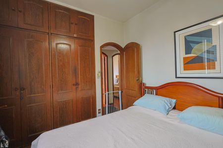 Apartamento à venda com 152m², 4 quartos e 2 vagas Apartamento à venda com 152m², 4 quartos e 2 vagasQuarto 4