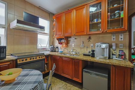 Apartamento à venda com 152m², 4 quartos e 2 vagasCozinha