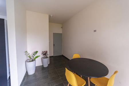 Apartamento à venda com 49m², 2 quartos e 1 vaga Apartamento à venda com 49m², 2 quartos e 1 vagaMini Mercado