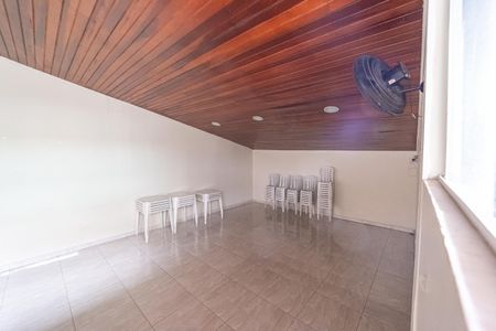 Apartamento à venda com 49m², 2 quartos e 1 vaga Apartamento à venda com 49m², 2 quartos e 1 vagaÁrea comum - Salão de festas