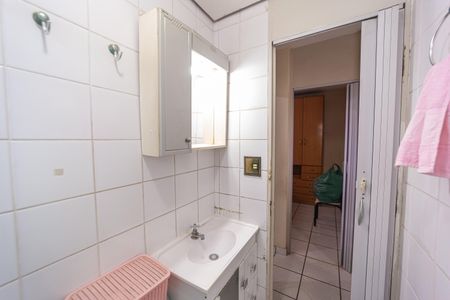 Apartamento à venda com 49m², 2 quartos e 1 vaga Apartamento à venda com 49m², 2 quartos e 1 vagaBanheiro