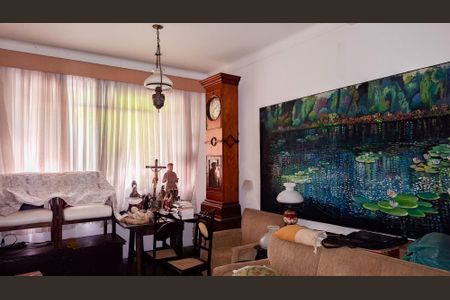 Casa à venda com 6 quartos, 350m² em Funcionários, Belo Horizonte