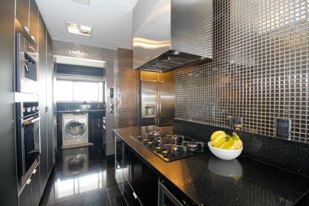 Apartamento à venda com 150m², 2 quartos e 3 vagas Apartamento à venda com 150m², 2 quartos e 3 vagasCozinha