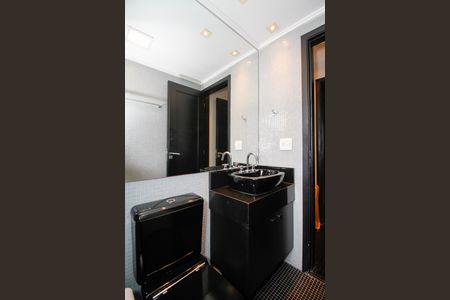 Apartamento à venda com 150m², 2 quartos e 3 vagas Apartamento à venda com 150m², 2 quartos e 3 vagasBanheiro da Suíte 1