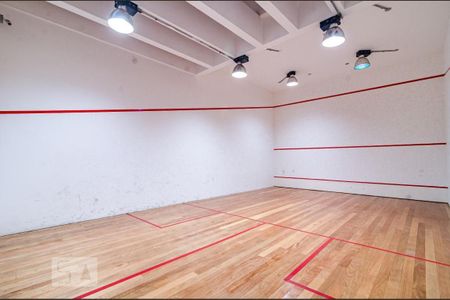 Apartamento à venda com 150m², 2 quartos e 3 vagas Apartamento à venda com 150m², 2 quartos e 3 vagasÁrea Comum - Quadra de Squash