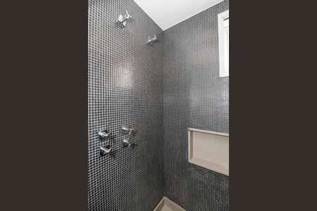 Apartamento à venda com 150m², 2 quartos e 3 vagas Apartamento à venda com 150m², 2 quartos e 3 vagasBanheiro da Suíte 2