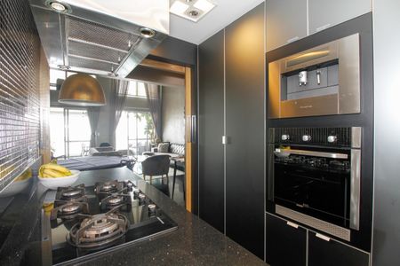 Apartamento à venda com 150m², 2 quartos e 3 vagas Apartamento à venda com 150m², 2 quartos e 3 vagasCozinha