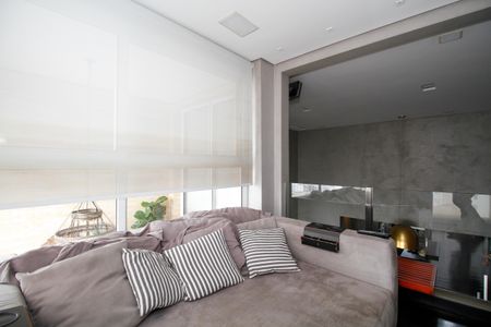 Sala de Tv de apartamento à venda com 2 quartos, 150m² em Cerqueira César, São Paulo