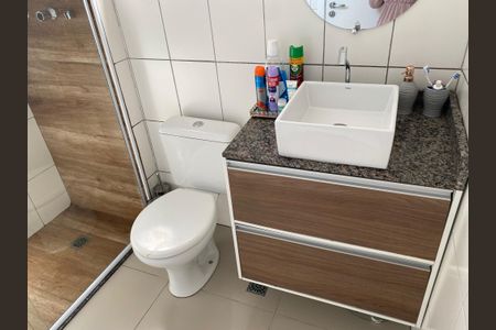 Apartamento à venda com 64m², 2 quartos e 2 vagas Apartamento à venda com 64m², 2 quartos e 2 vagasBanheiro Suíte