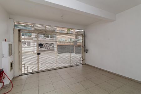 Casa para alugar com 44m², 1 quarto e 1 vaga Casa para alugar com 44m², 1 quarto e 1 vagaGaragem