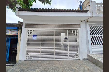 Casa para alugar com 44m², 1 quarto e 1 vaga Casa para alugar com 44m², 1 quarto e 1 vagaFachada