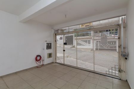 Casa para alugar com 44m², 1 quarto e 1 vaga Casa para alugar com 44m², 1 quarto e 1 vagaGaragem