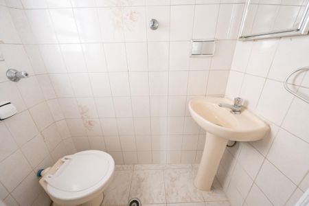 Apartamento para alugar com 110m², 3 quartos e sem vaga Apartamento para alugar com 110m², 3 quartos e sem vagaBanheiro de Serviço