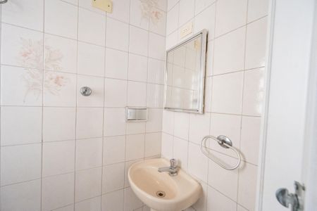 Apartamento para alugar com 110m², 3 quartos e sem vaga Apartamento para alugar com 110m², 3 quartos e sem vagaBanheiro de Serviço