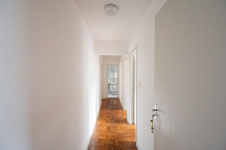 Apartamento para alugar com 110m², 3 quartos e sem vaga Apartamento para alugar com 110m², 3 quartos e sem vagaCorredor
