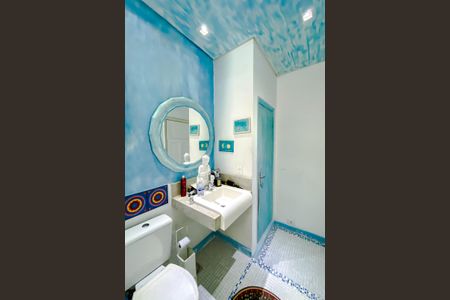 Casa à venda com 188m², 3 quartos e 2 vagasBanheiro