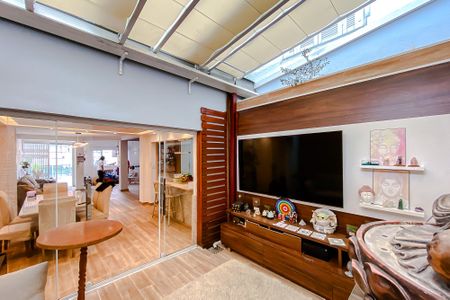 Casa à venda com 188m², 3 quartos e 2 vagasSala