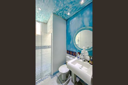 Casa à venda com 188m², 3 quartos e 2 vagasBanheiro