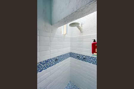 Casa à venda com 188m², 3 quartos e 2 vagasBanheiro