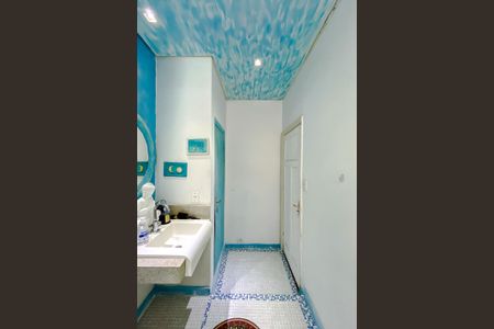 Casa à venda com 188m², 3 quartos e 2 vagasBanheiro