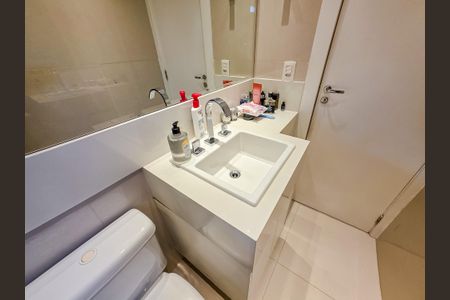 Apartamento para alugar com 122m², 2 quartos e 4 vagas Apartamento para alugar com 122m², 2 quartos e 4 vagasBanheiro da Suíte 1