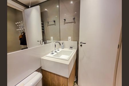 Apartamento para alugar com 122m², 2 quartos e 4 vagas Apartamento para alugar com 122m², 2 quartos e 4 vagasBanheiro do Closet