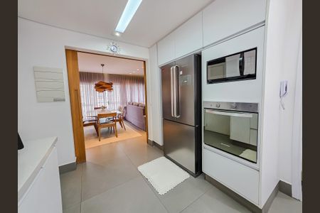 Apartamento para alugar com 122m², 2 quartos e 4 vagas Apartamento para alugar com 122m², 2 quartos e 4 vagasCozinha