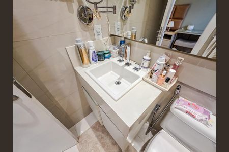 Apartamento para alugar com 122m², 2 quartos e 4 vagas Apartamento para alugar com 122m², 2 quartos e 4 vagasBanheiro da Suíte 2