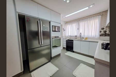 Apartamento para alugar com 122m², 2 quartos e 4 vagas Apartamento para alugar com 122m², 2 quartos e 4 vagasCozinha