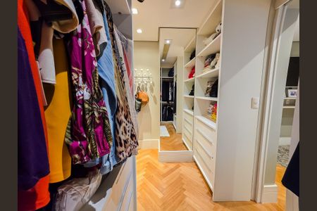 Apartamento para alugar com 122m², 2 quartos e 4 vagas Apartamento para alugar com 122m², 2 quartos e 4 vagasCloset
