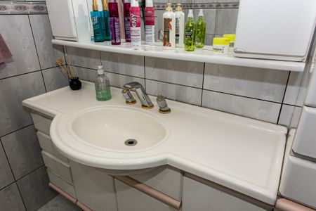 Casa à venda com 350m², 4 quartos e 8 vagasBanheiro da Suíte