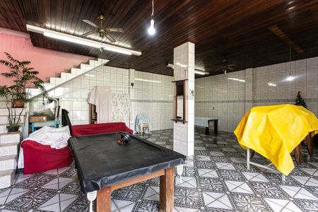 Casa à venda com 350m², 4 quartos e 8 vagasSalão de Festas