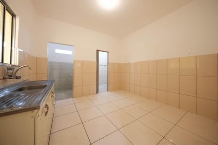 Casa à venda com 190m², 2 quartos e 2 vagasCozinha e Área de Serviço